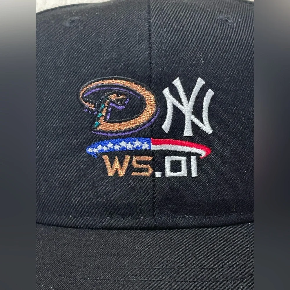 Vintage New‎ Era Diamondbacks Yankees 2001 World Series Youth SnapBack